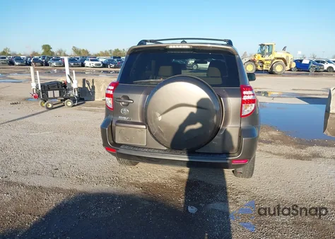 2011 Toyota Rav4 z USA, uszkodzony, nr VIN 2T3ZF4DV9BW100504